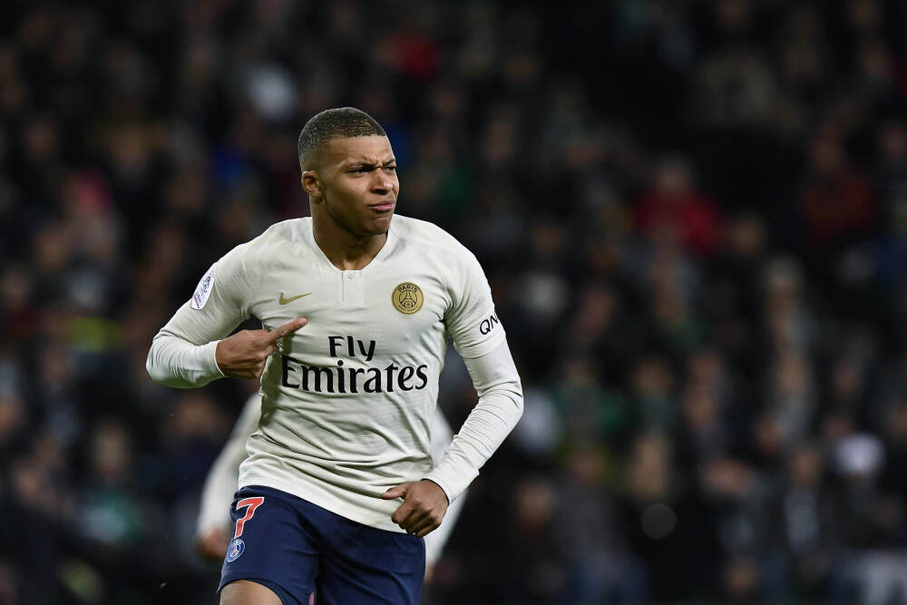 Kimi把AI PPT的天花板捅了个大窟窿